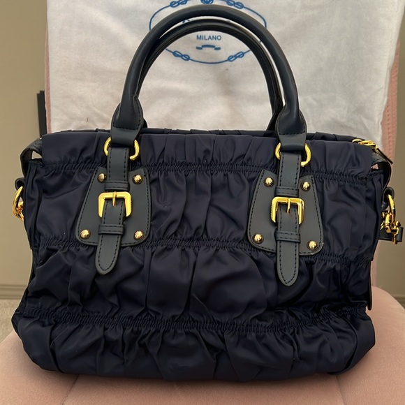 <PRADA> Gaufre handbag - Picture 2 of 6